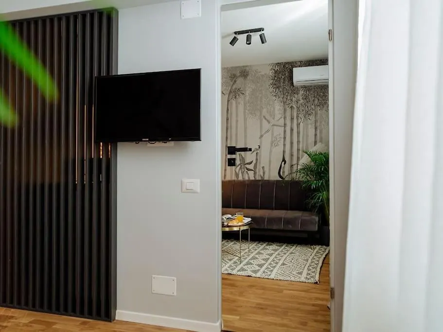 Apartment Charming & Modern Studio - Cismigiu Park - Netflix Bucharest