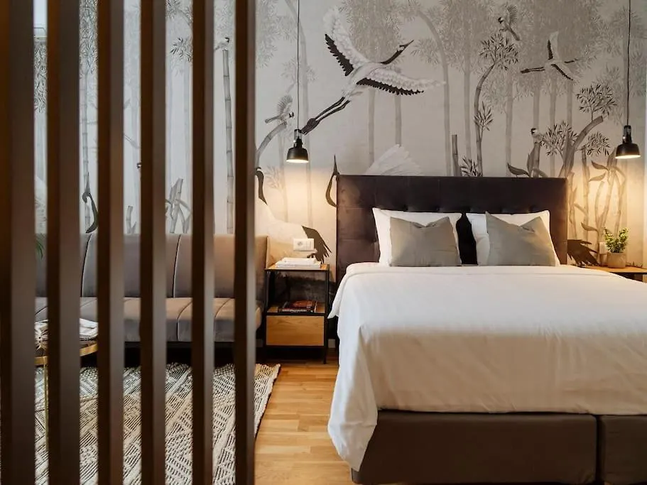 Apartment Charming & Modern Studio - Cismigiu Park - Netflix Bucharest