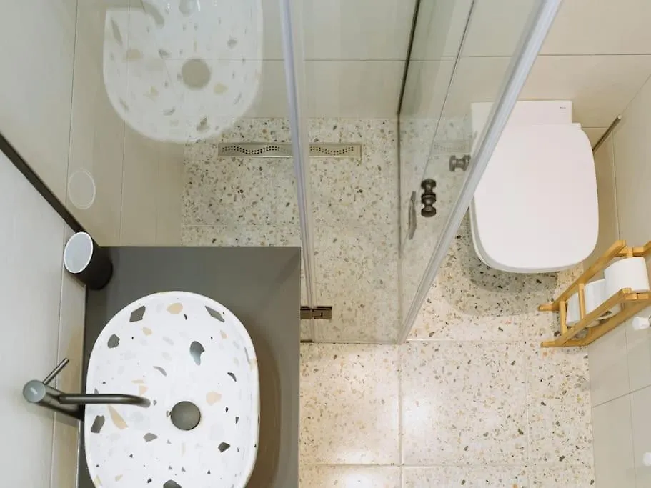 Apartment Charming & Modern Studio - Cismigiu Park - Netflix Bucharest