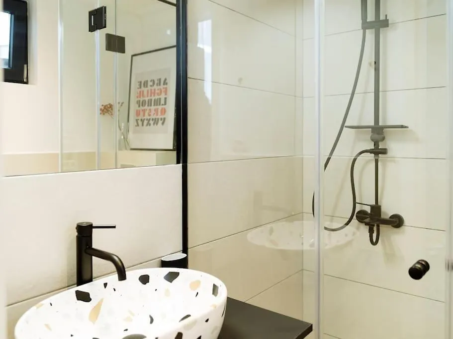 Apartment Charming & Modern Studio - Cismigiu Park - Netflix Bucharest Romania