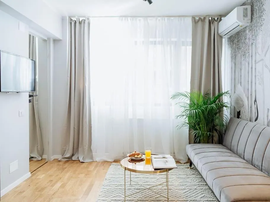 Charming & Modern Studio - Cismigiu Park - Netflix Bucharest 0*,  Romania